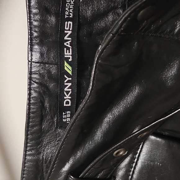 DYNK 100 percent leather front snap button black skirt - Picture 6 of 7